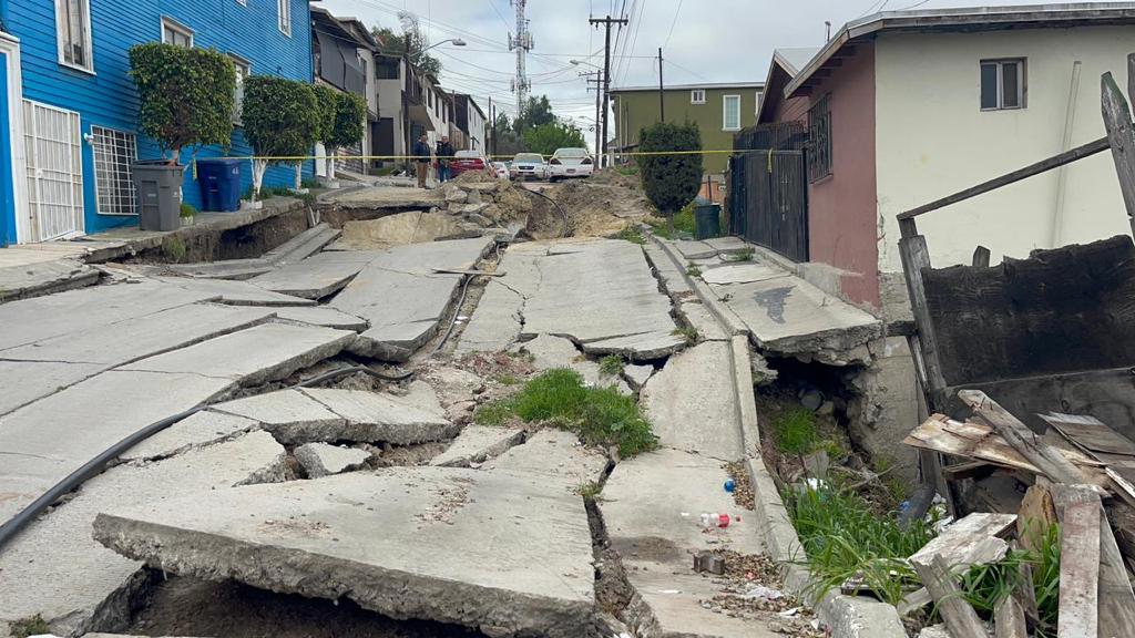 CESPT rehabilitará hundimiento de calle en colonia Del Río; realizará dictamen