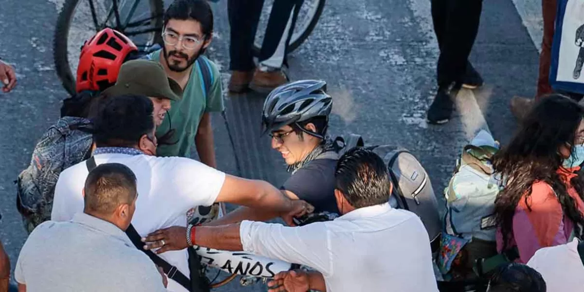 ciclistas en la Vía Atlixcáyotl