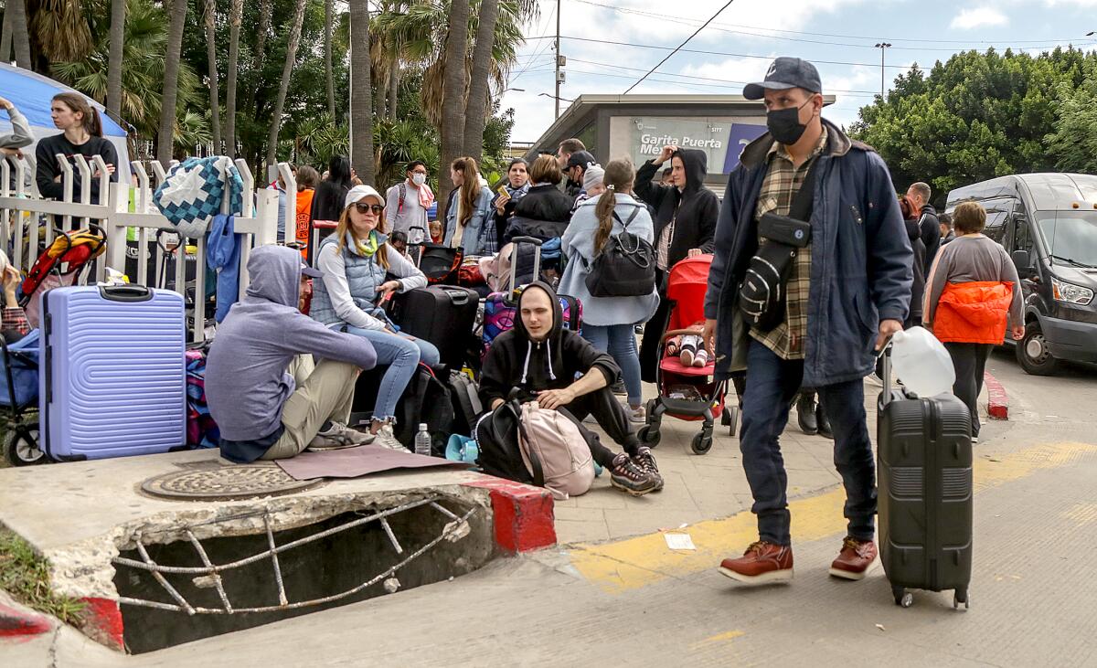 Comunidad migrante refugiada en Baja California podría revalidar estudios hasta la preparatoria