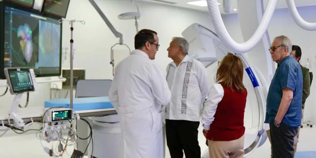 AMLO en Puebla supervisa la construcción del nuevo Hospital de San Alejandro