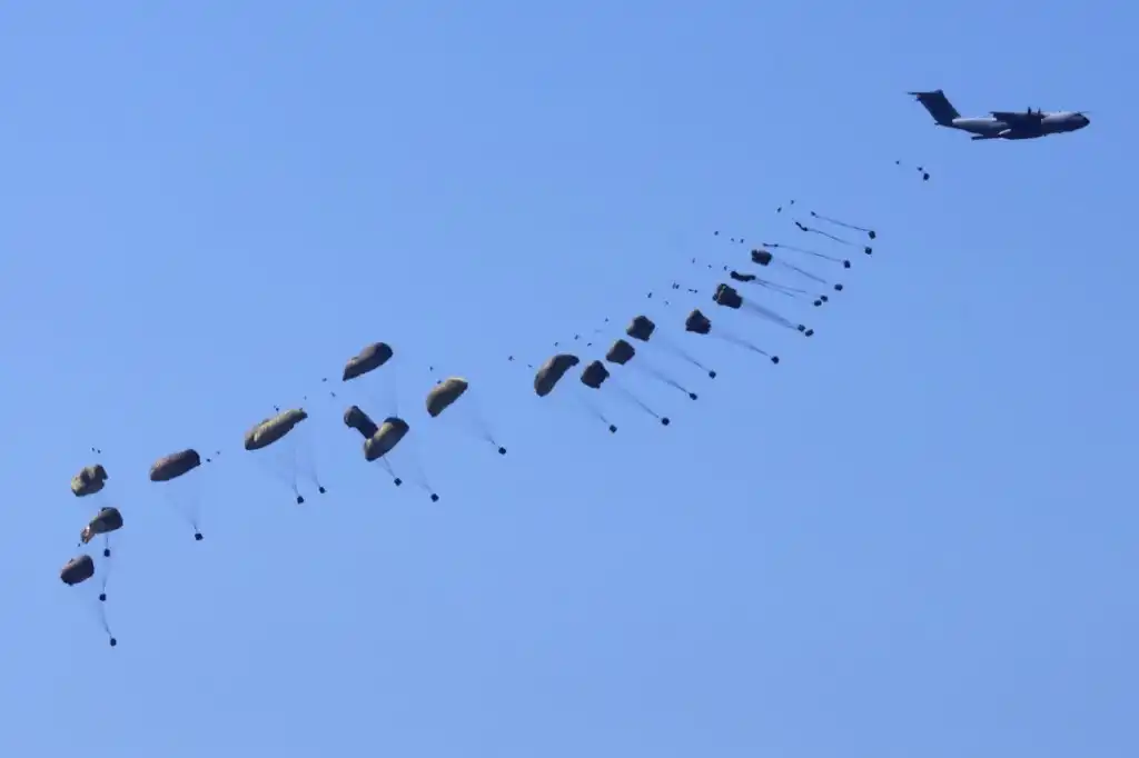 La ayuda que cae del cielo