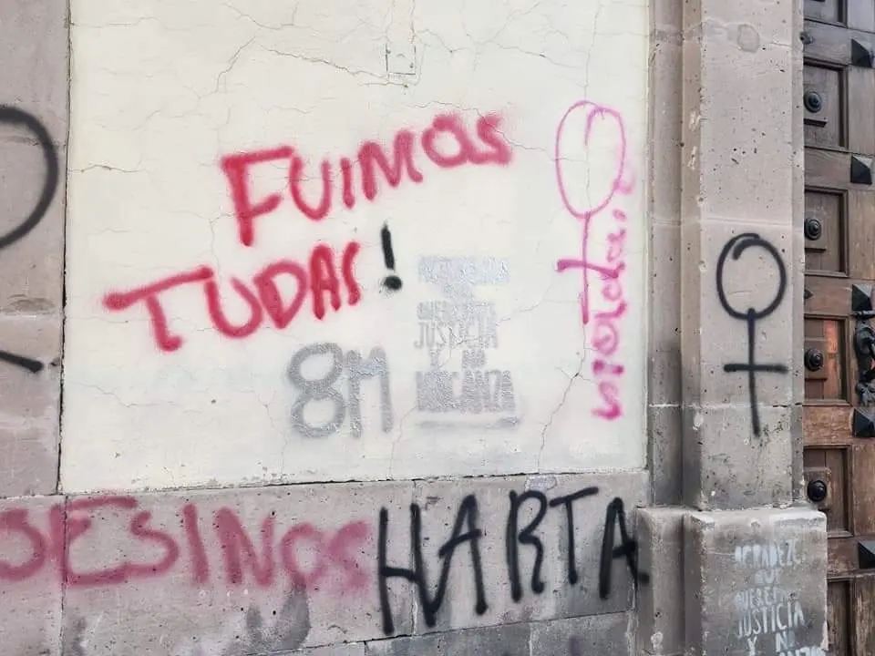 Lamentan daños a patrimonio durante marcha 8M