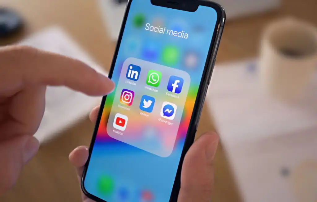 Florida aprueba ley que limita el acceso a redes sociales para menores de 16 años