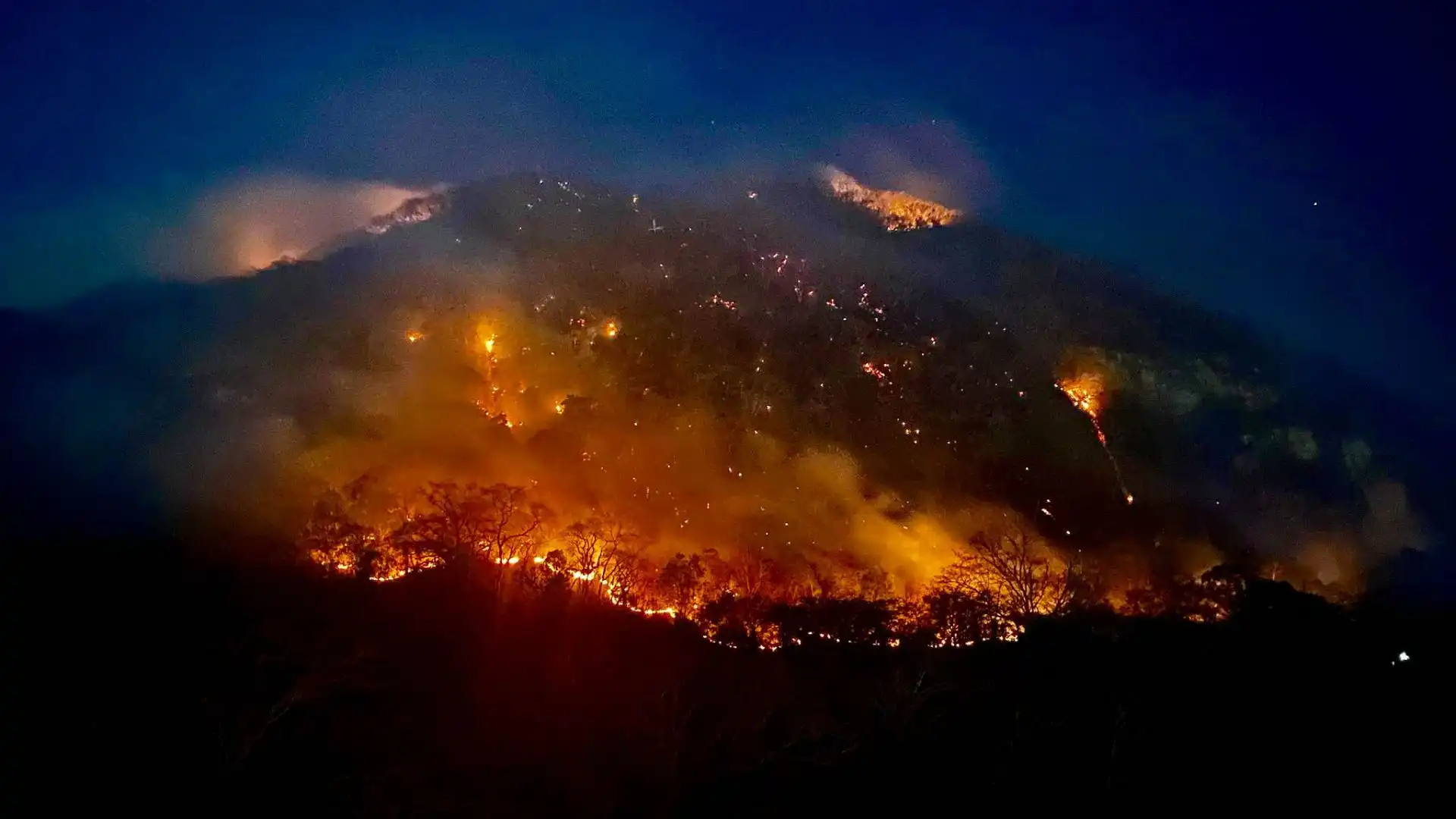 Incendio en cerro Mactumatzá