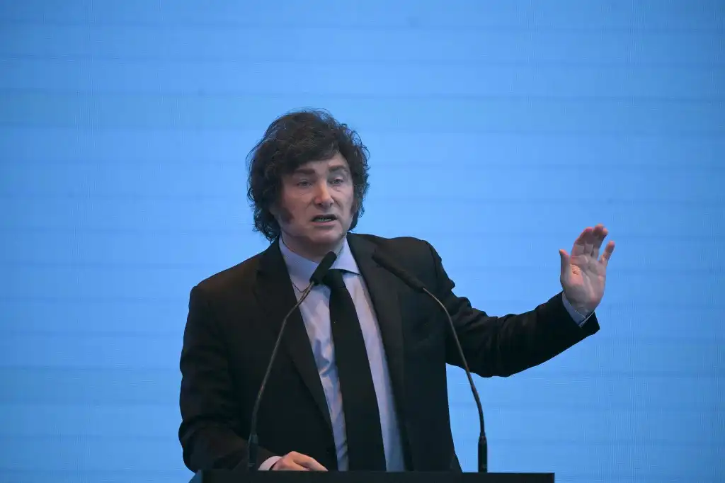 Milei califica de &#8216;terrorista&#8217; a Petro y Colombia expulsa a diplomáticos argentinos