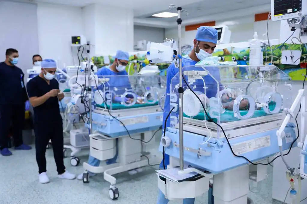 En Gaza los recién nacidos están al borde de la muerte por falta de comida