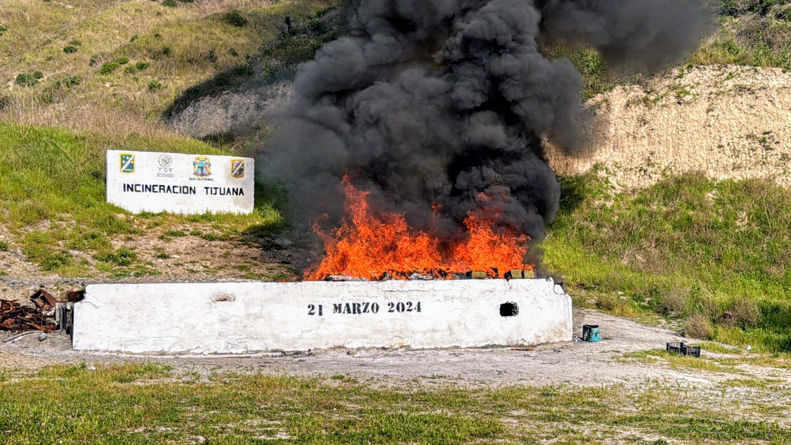 Incinera FGR más de dos toneladas de narcóticos en Baja California