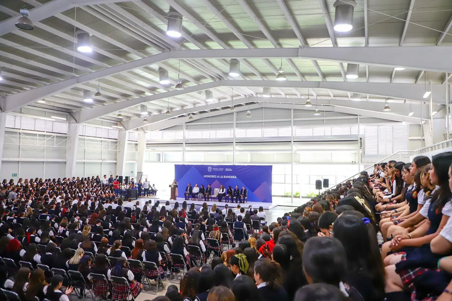 Gobernadora da la bienvenida a clases a alumnos de Aguascalientes