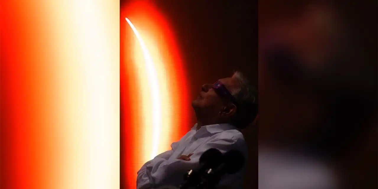López Obrador frente al eclipse