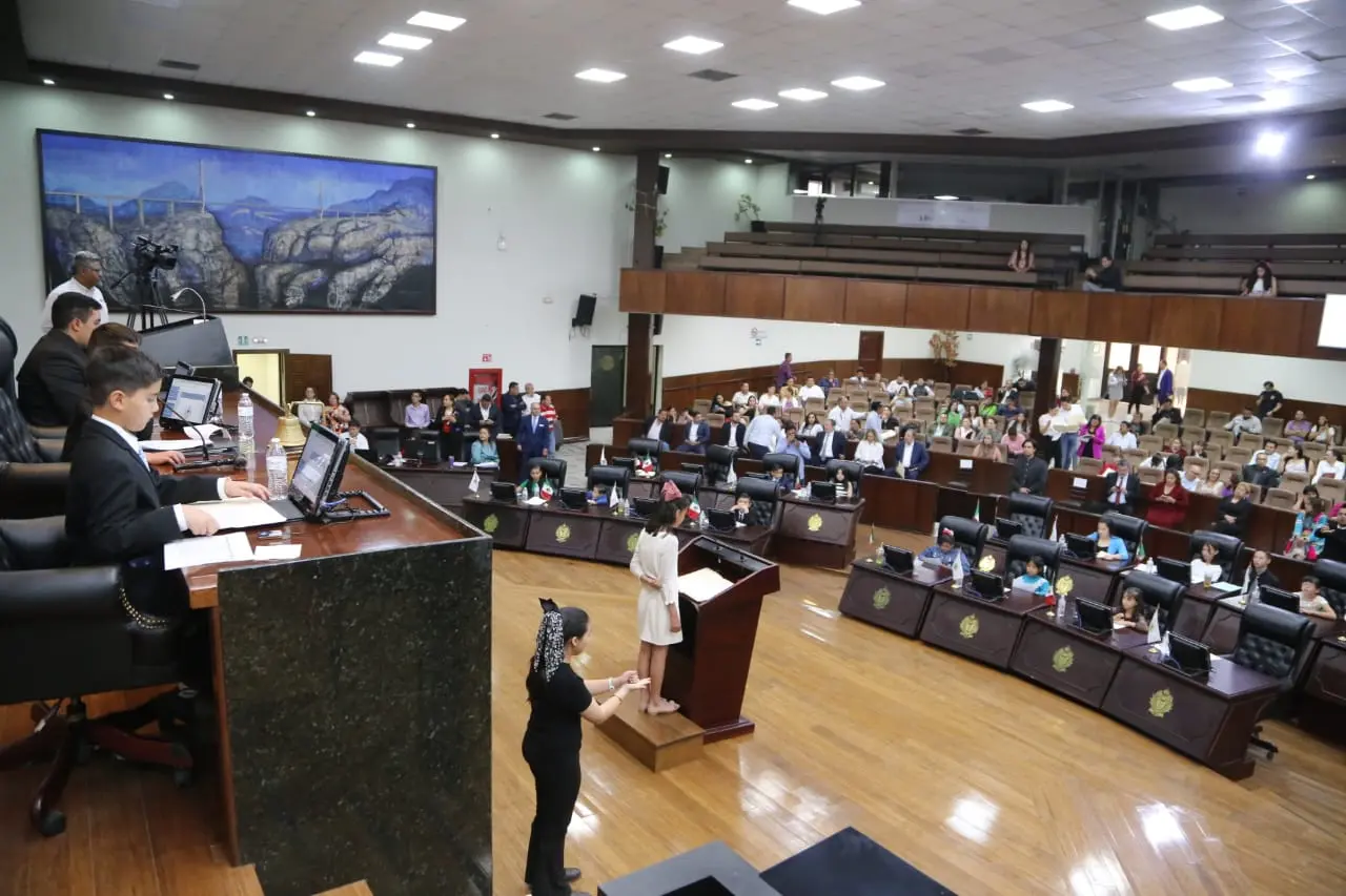 Diputados por un día; celebran a los niños con Parlamento Infantil 