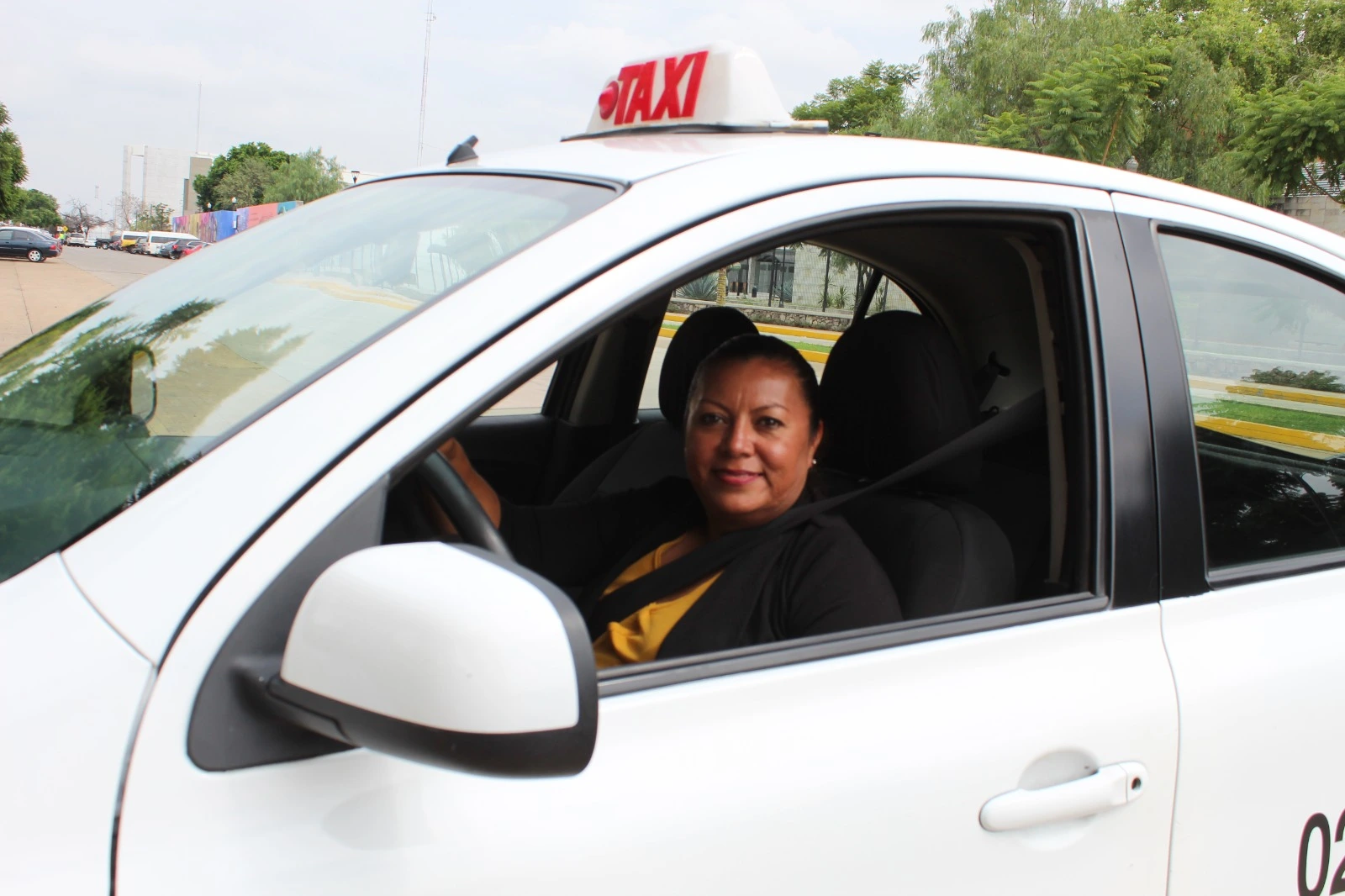 Ofrecen becas a transportistas y sus familias