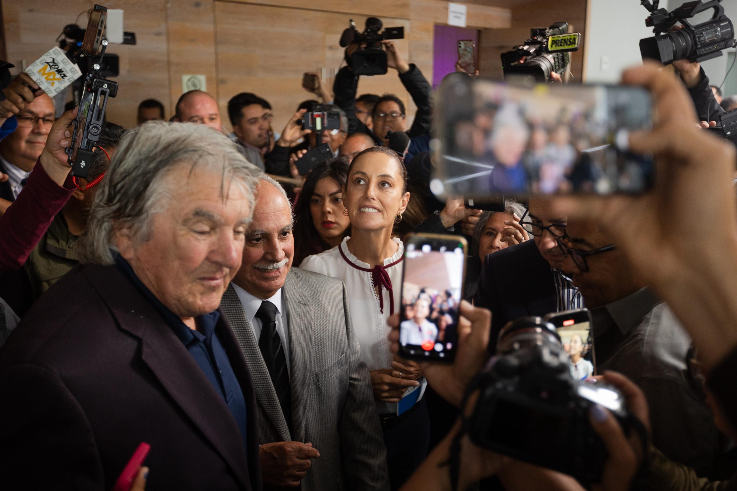 Sheinbaum se reúne con empresarios en Tijuana durante su gira por Baja California