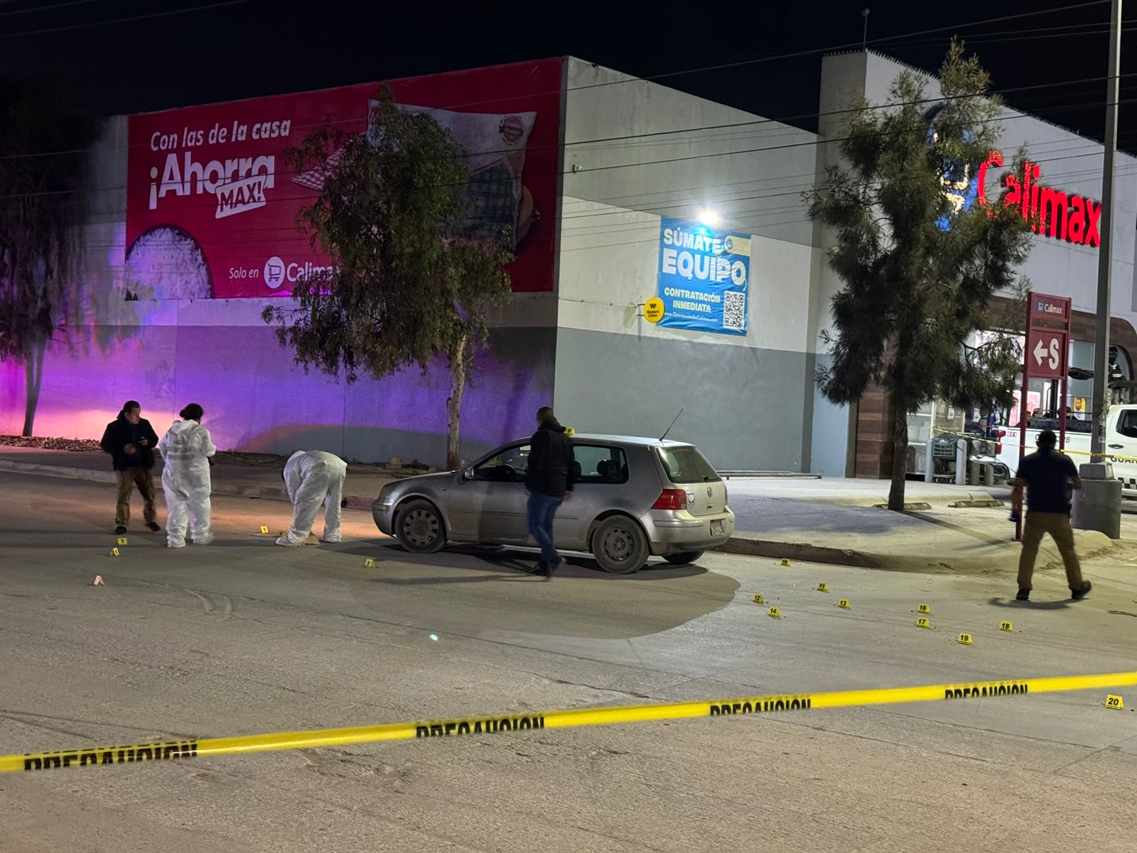 Con 15 disparos asesinan a un hombre abordo de su vehículo en Granjas Familiares