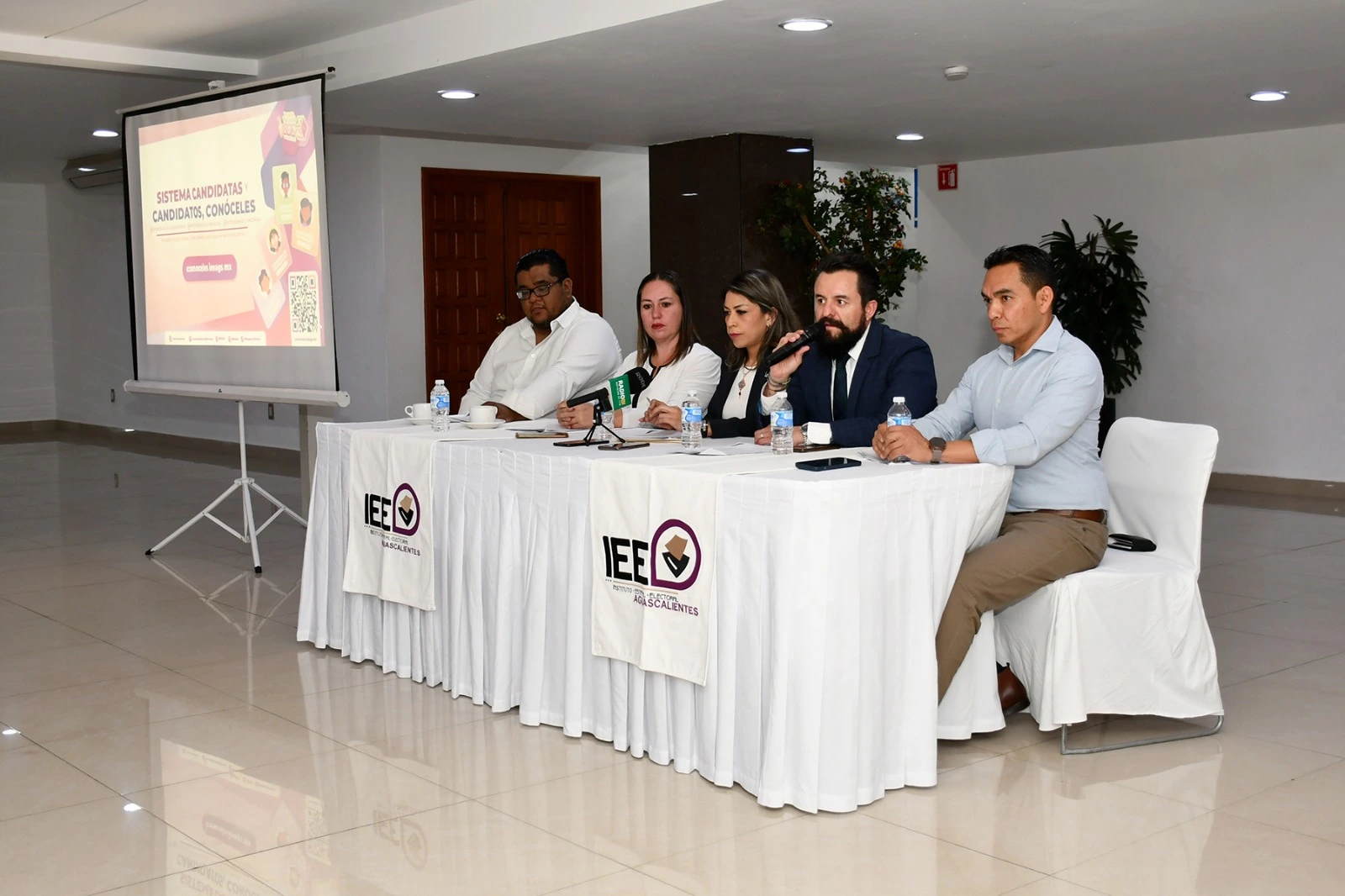 Presenta IEE herramienta “Candidatas y Candidatos, Conóceles”