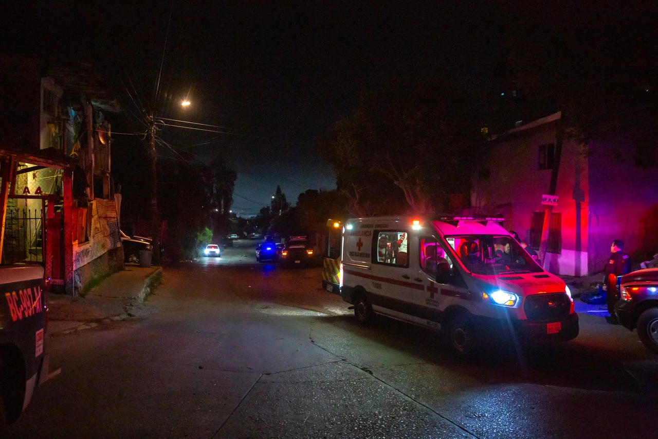 Atacan a balazos a 4 sobre avenida Cañón K; uno muere