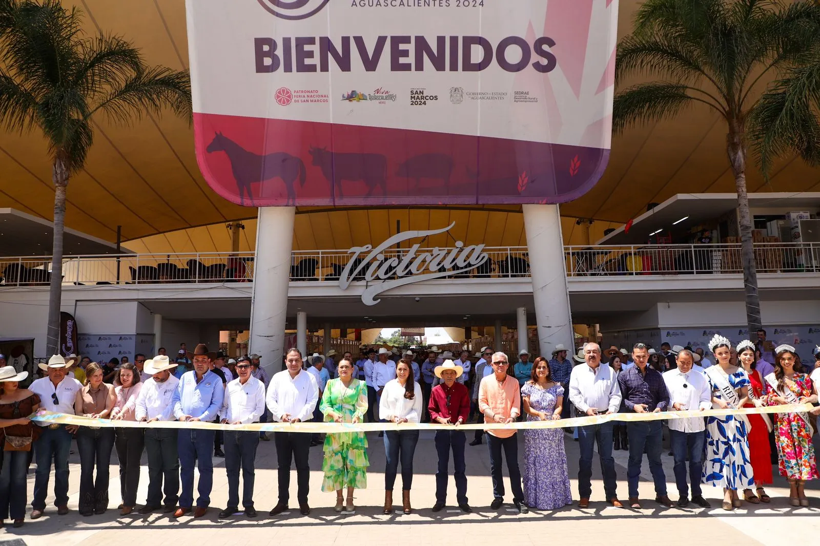 Con entrega al mérito ganadero, se inaugura expo ganadera 2024