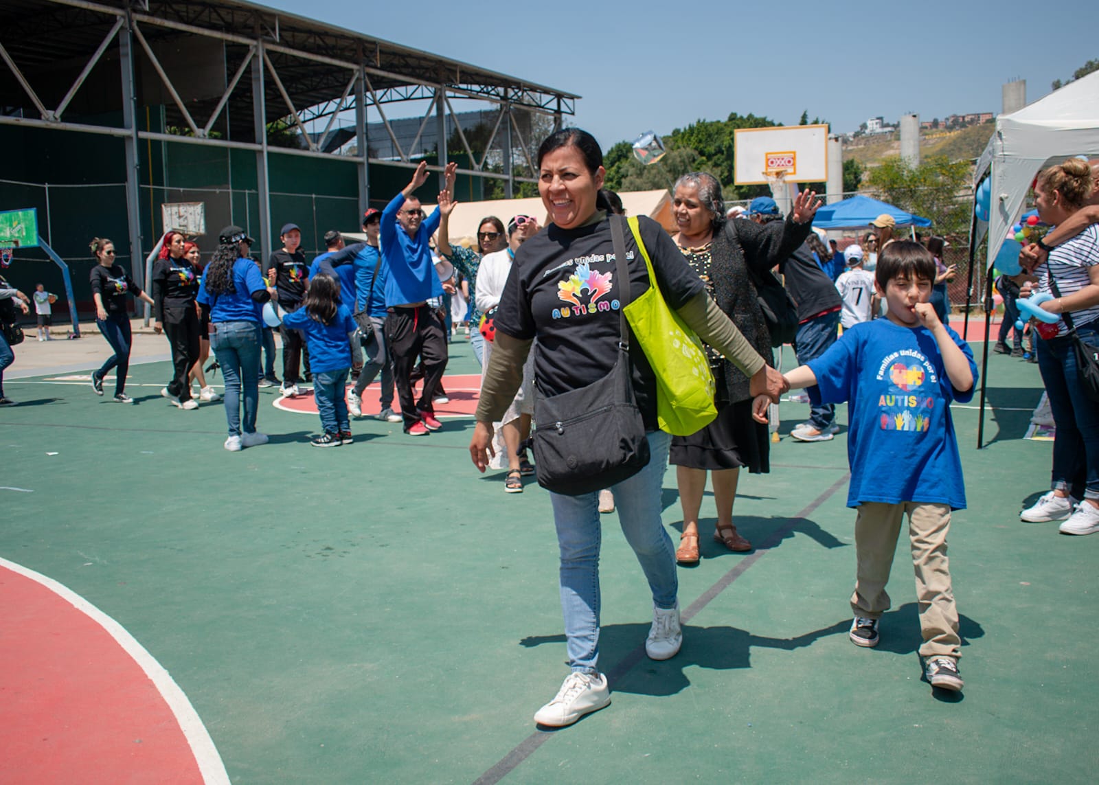 Familias se unen para visibilizar a las personas con autismo