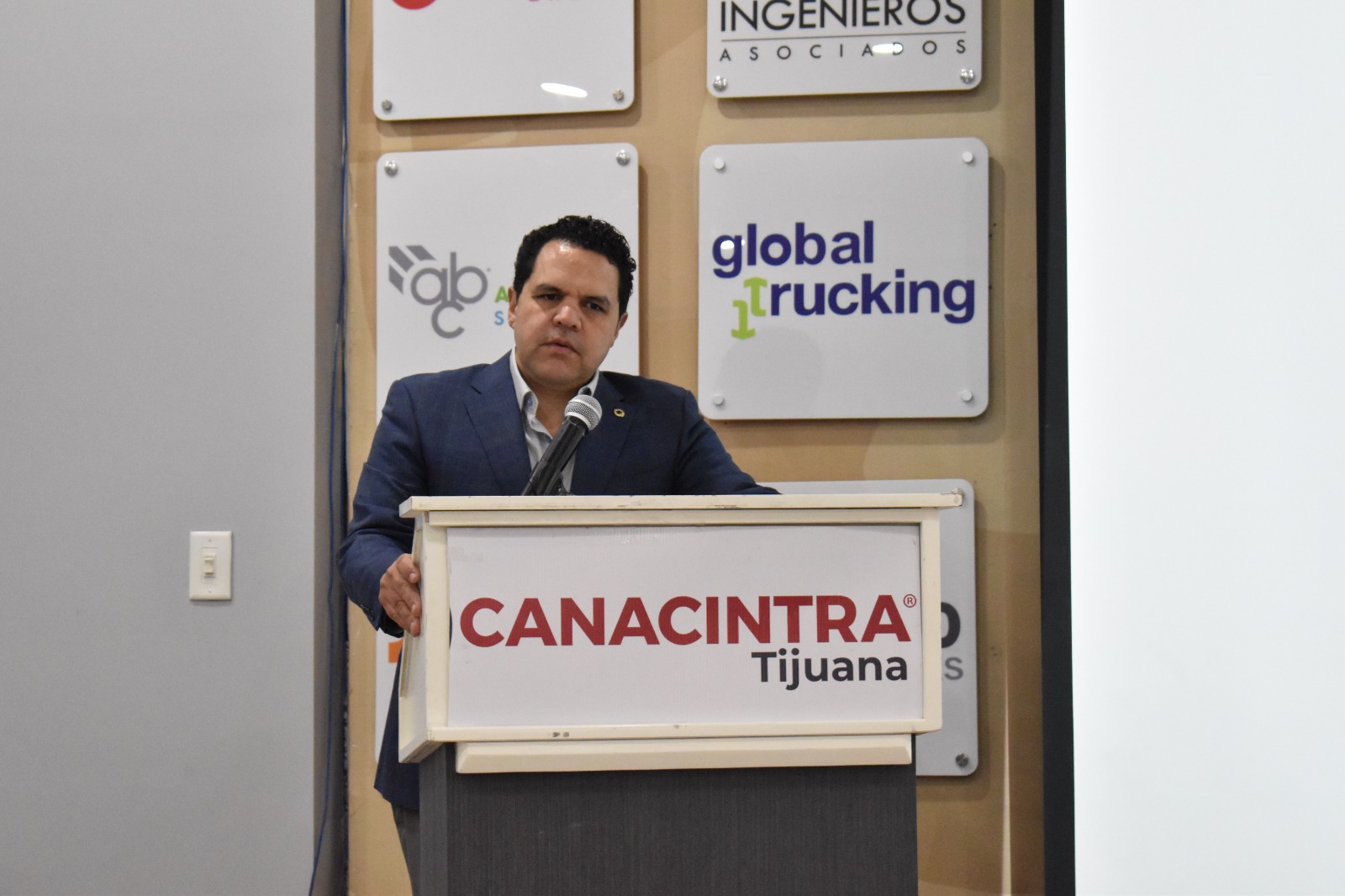 Industriales en Tijuana buscan disminuir impacto por aumento de aranceles