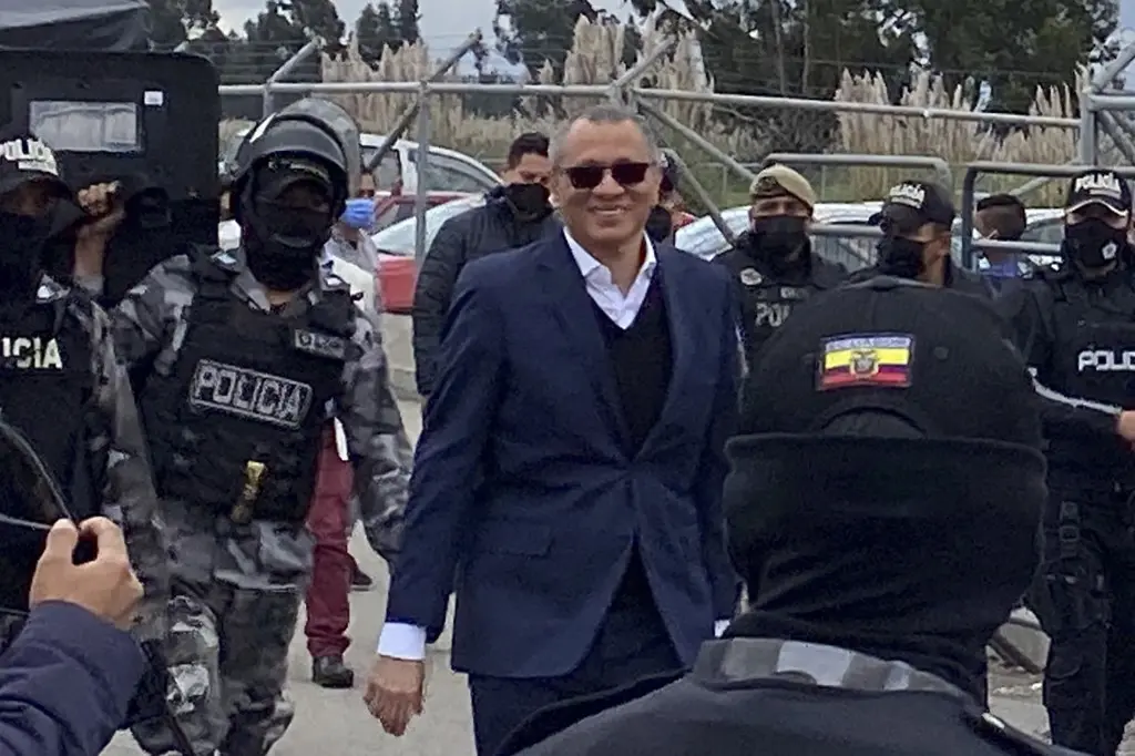 Ecuador demanda a México ante corte de justicia por violaciones al derecho internacional