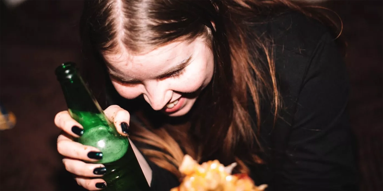 Las lagunas mentales las causan el cómo, no cuánto alcohol se bebe