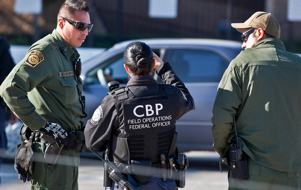 Advierte CBP evitar cruzar flores el día de las madres