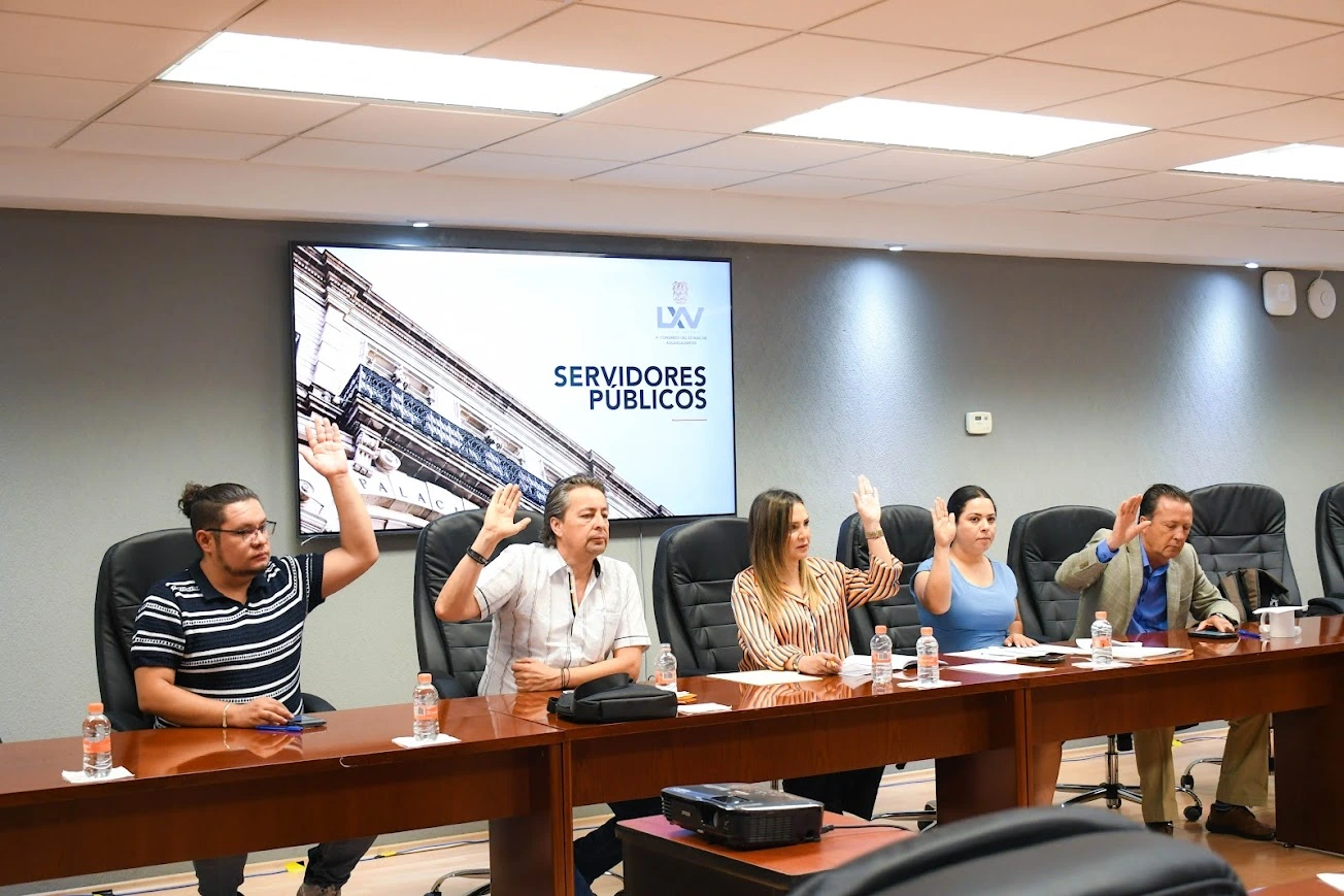 Sesiona Comisión de Servidores Públicos de la LXV Legislatura