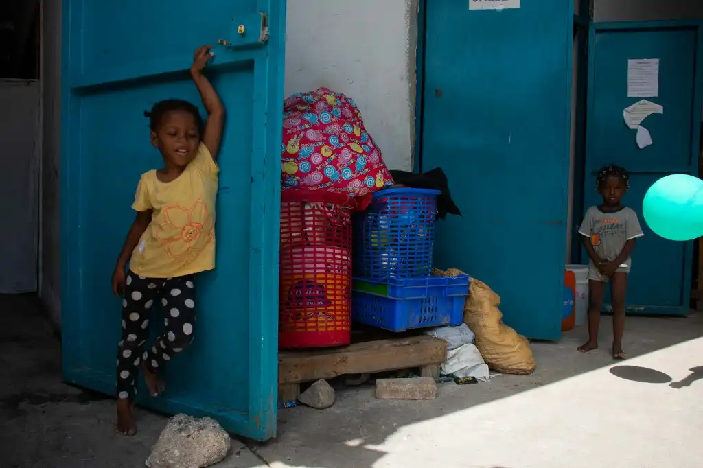 Grupos armados en Haití están conformados por niños; el nuevo primer ministro trae esperanza