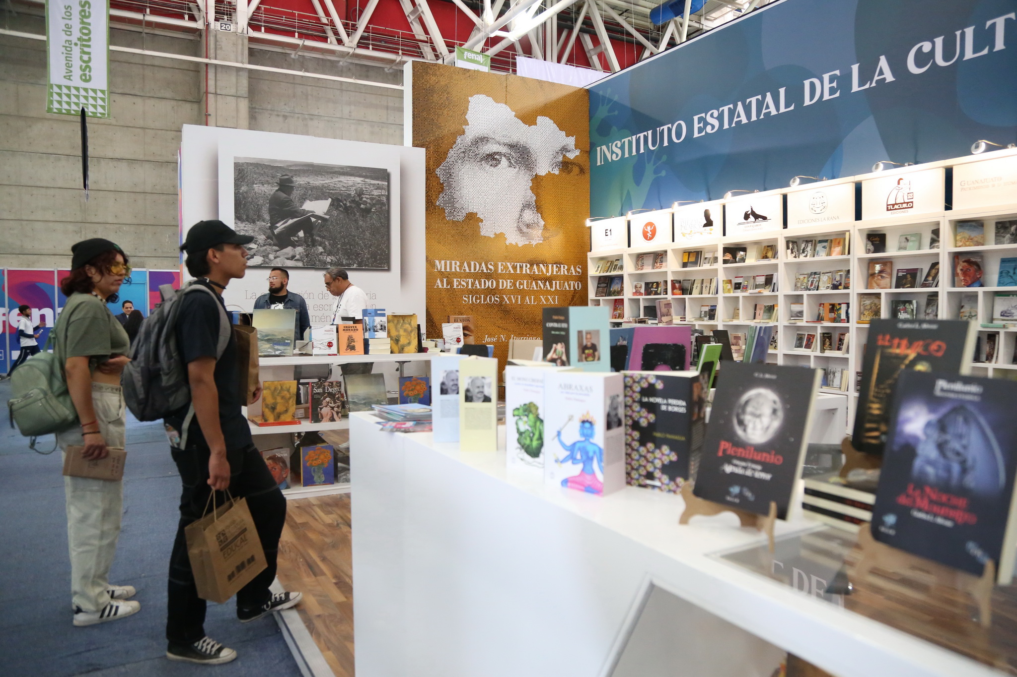 Enriqueciendo el escenario literario en la Fenal