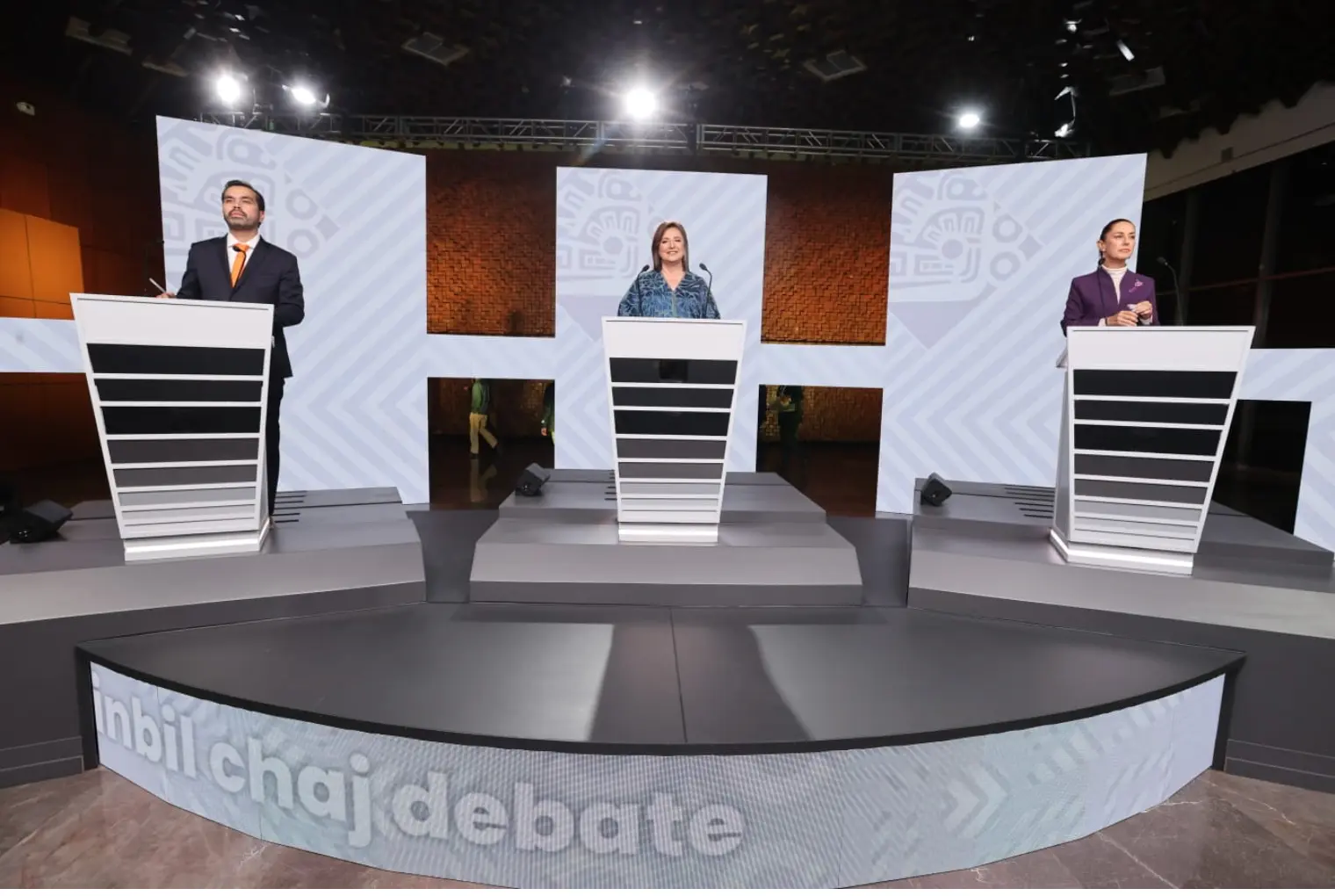 Debate INE: en medio de ataques continuos, los candidatos llaman al voto masivo