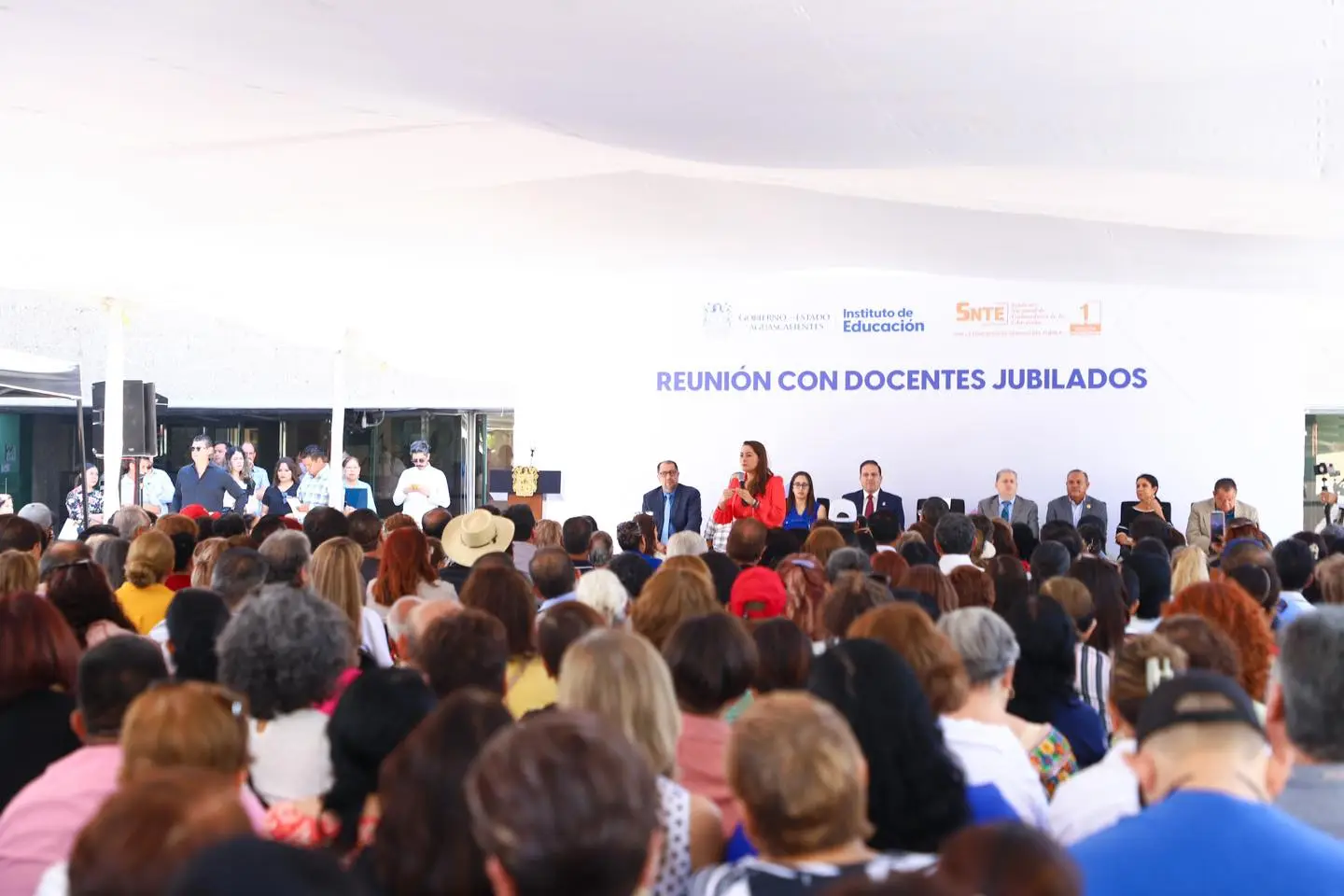 Reconocen a docentes jubilados de Aguascalientes