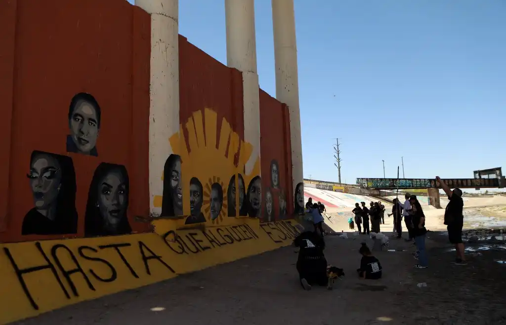 La lucha de los migrantes se evoca en el proyecto &#8216;Mural del Paso del Norte&#8217;