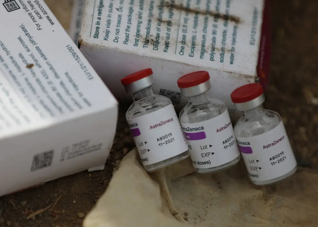 Por qué la vacuna de AstraZeneca puede causar trombosis