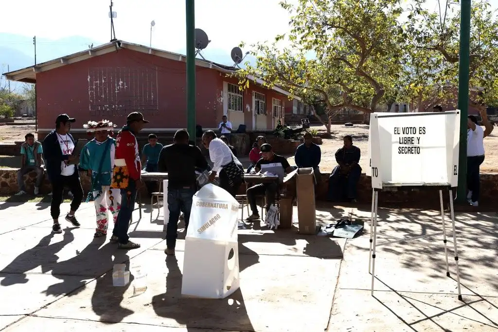 La hazaña de votar en las zonas más remotas de México: &#8216;Caminamos hasta cuatro horas para llegar a las casillas&#8217;