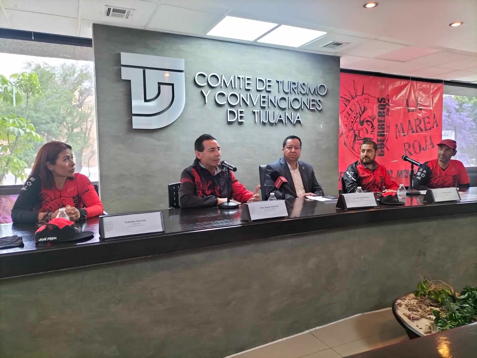 Invitan a correr, convivir con la naturaleza y a ejercer el voto