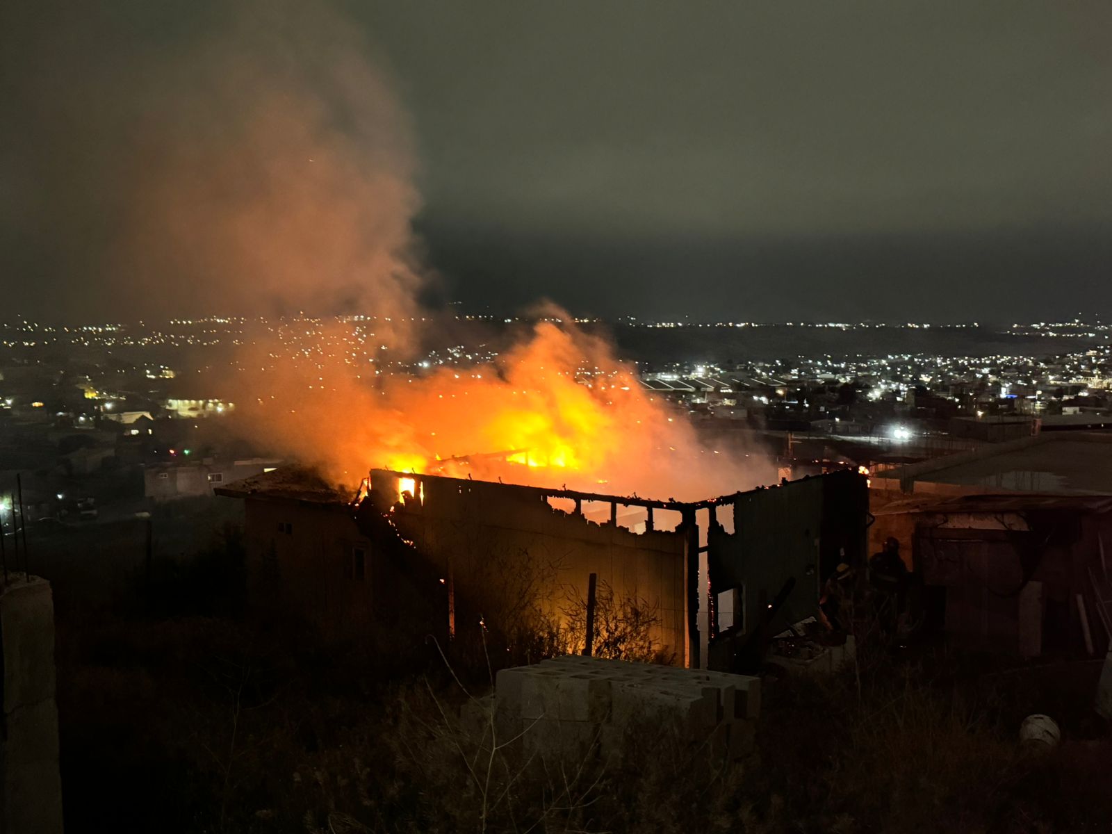 Se incendia casa en la colonia Rancho del Carmen