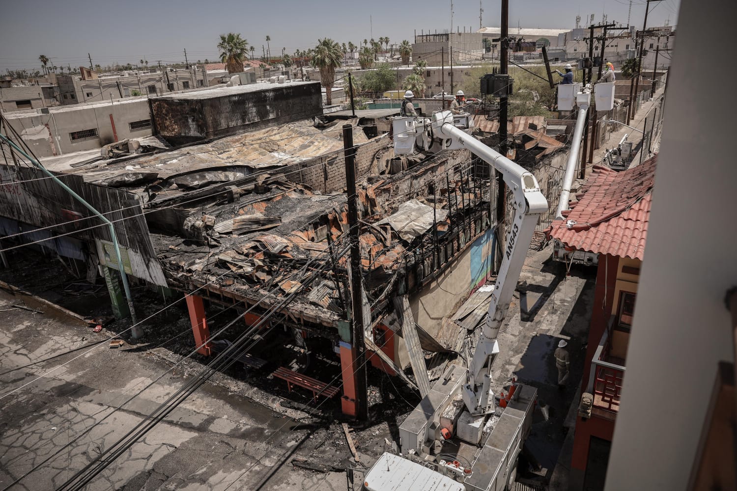 Incendio mortal arrasa con locales en el Centro Histórico de Mexicali