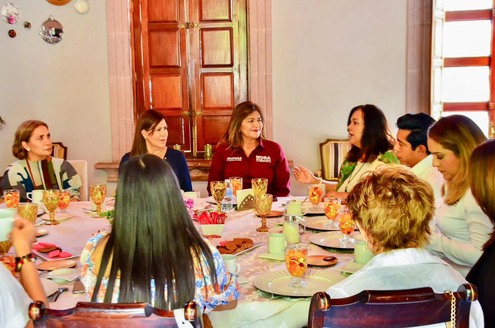 Se reúne Nora Ruvalcaba con mujeres empresarias