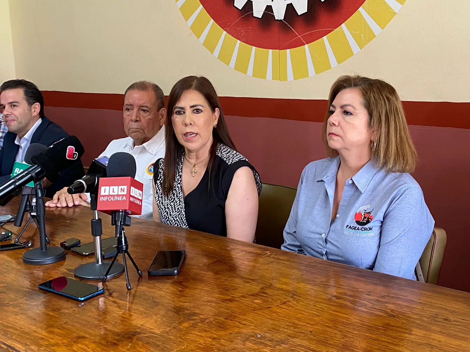 Sindicato y empresarios señalan falta de voluntad para mejorar servicio del IMSS