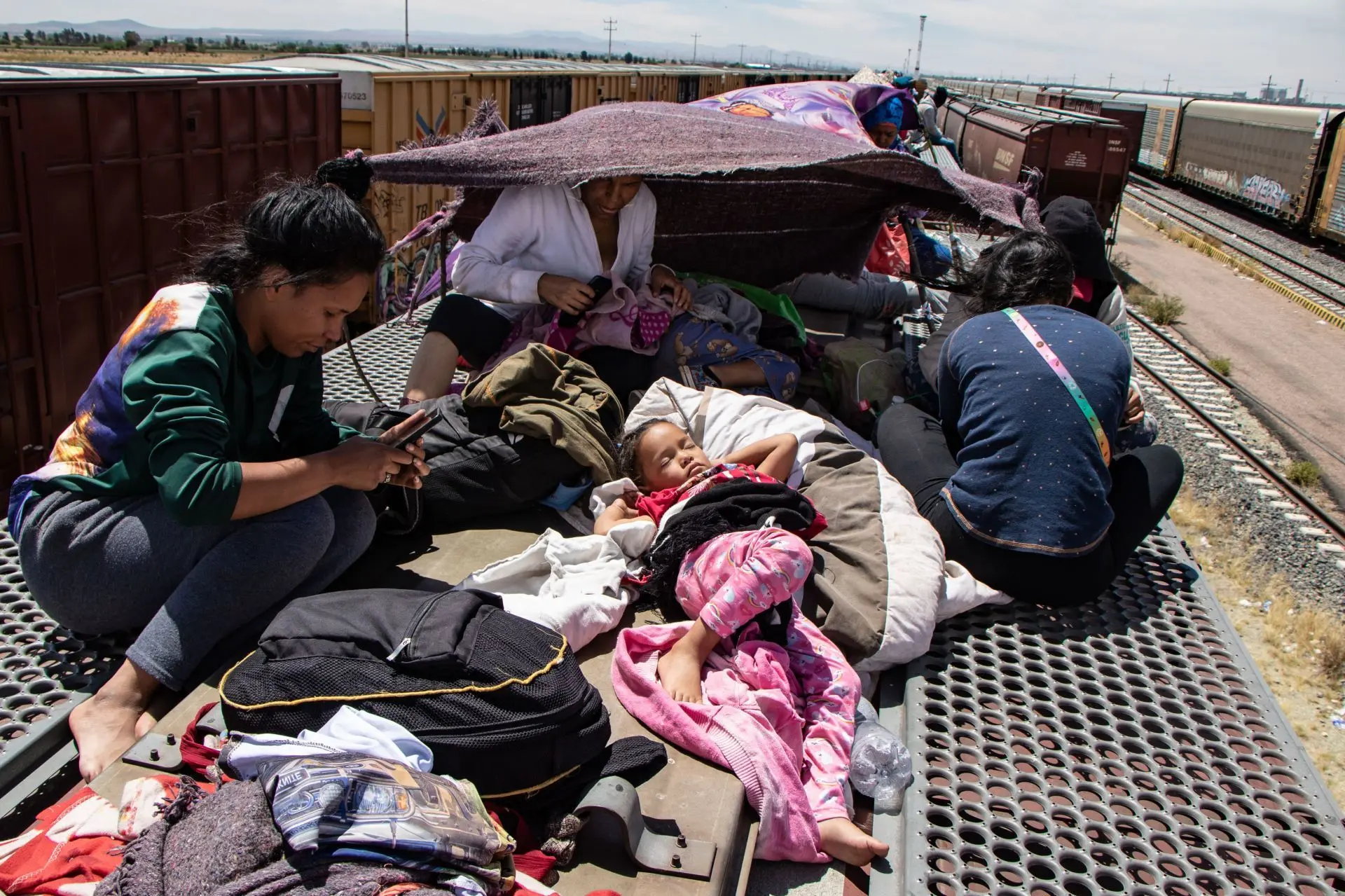 Migrantes varados