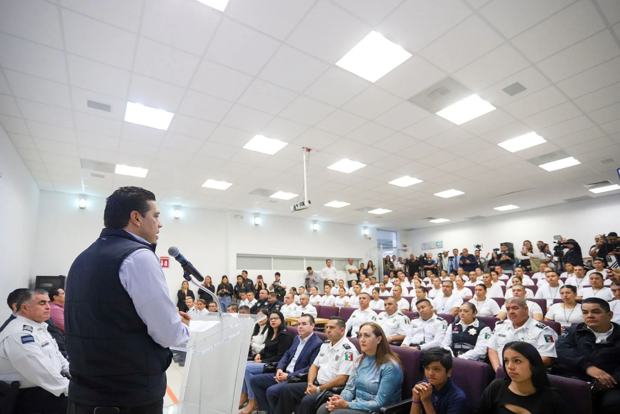 Entregan "Bono Por Tu Seguridad" a policías y bomberos de Aguascalientes