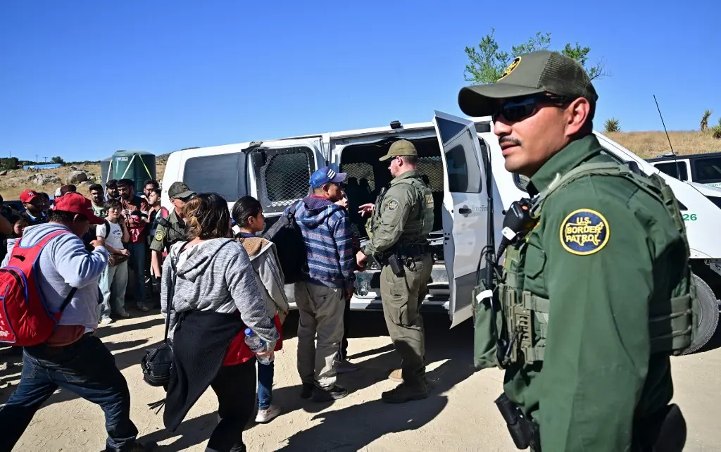 EUA: tras restringir asilo a migrantes, activistas interponen demanda contra Joe Biden