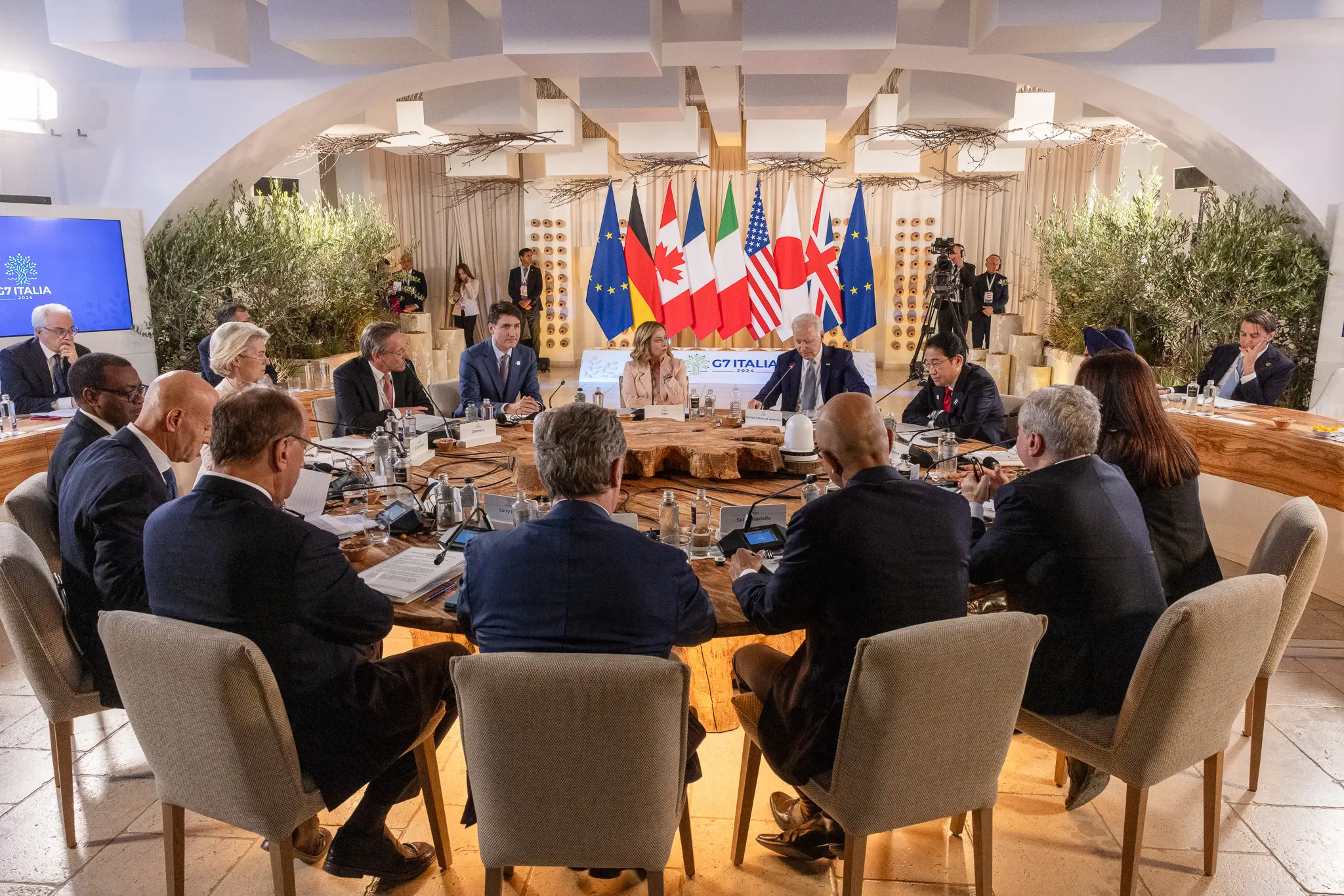 G7: apoyo a Ucrania, regulación de armas, y ausencia del derecho al aborto