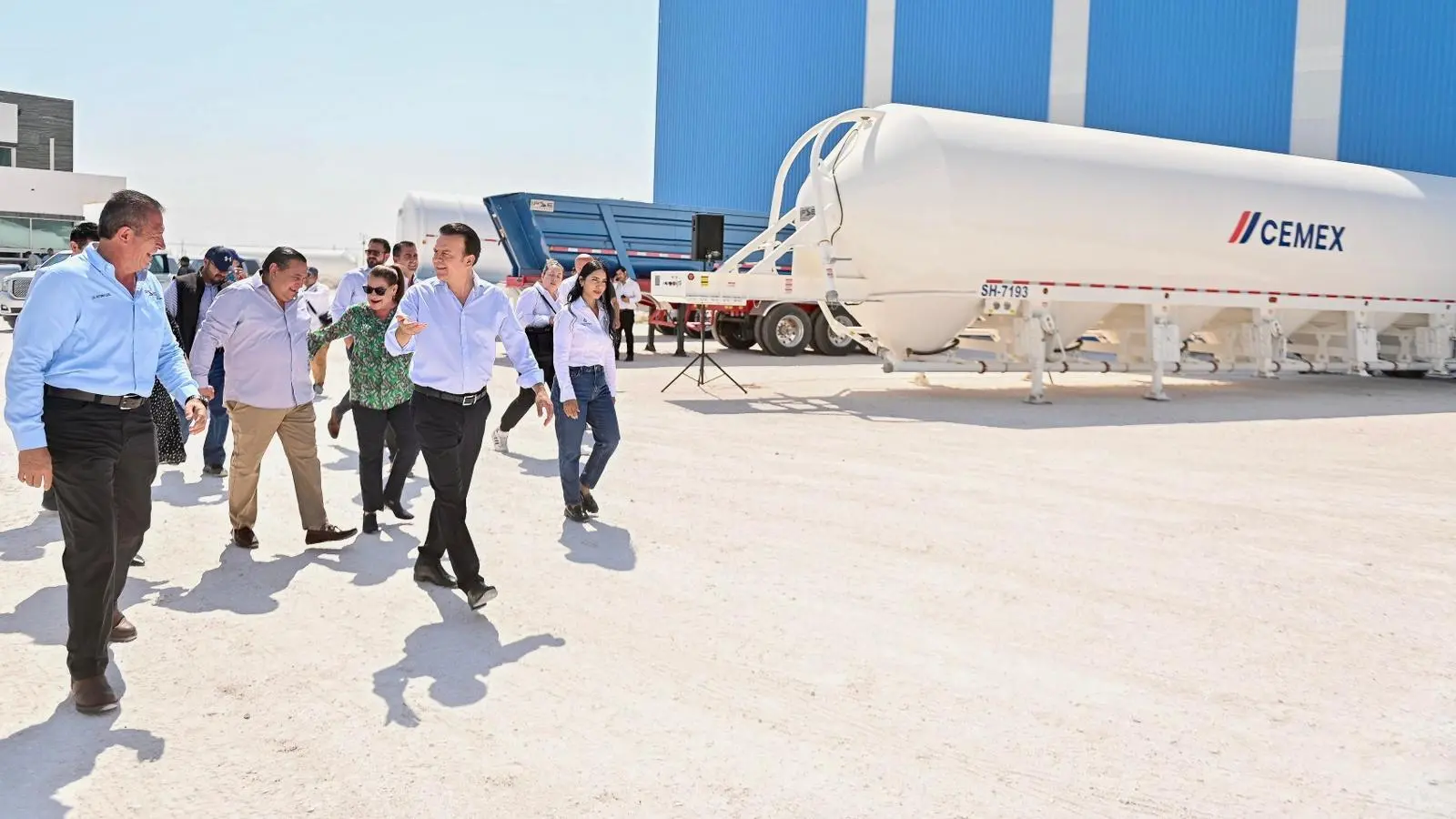 Inaugura el gobernador Esteban Villegas empresa IPSE Remolques