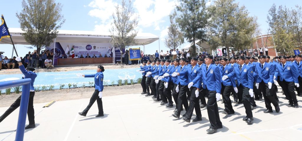 Reconocen disciplina y liderazgo en alumnos del Bachillerato Bivalente Militarizado