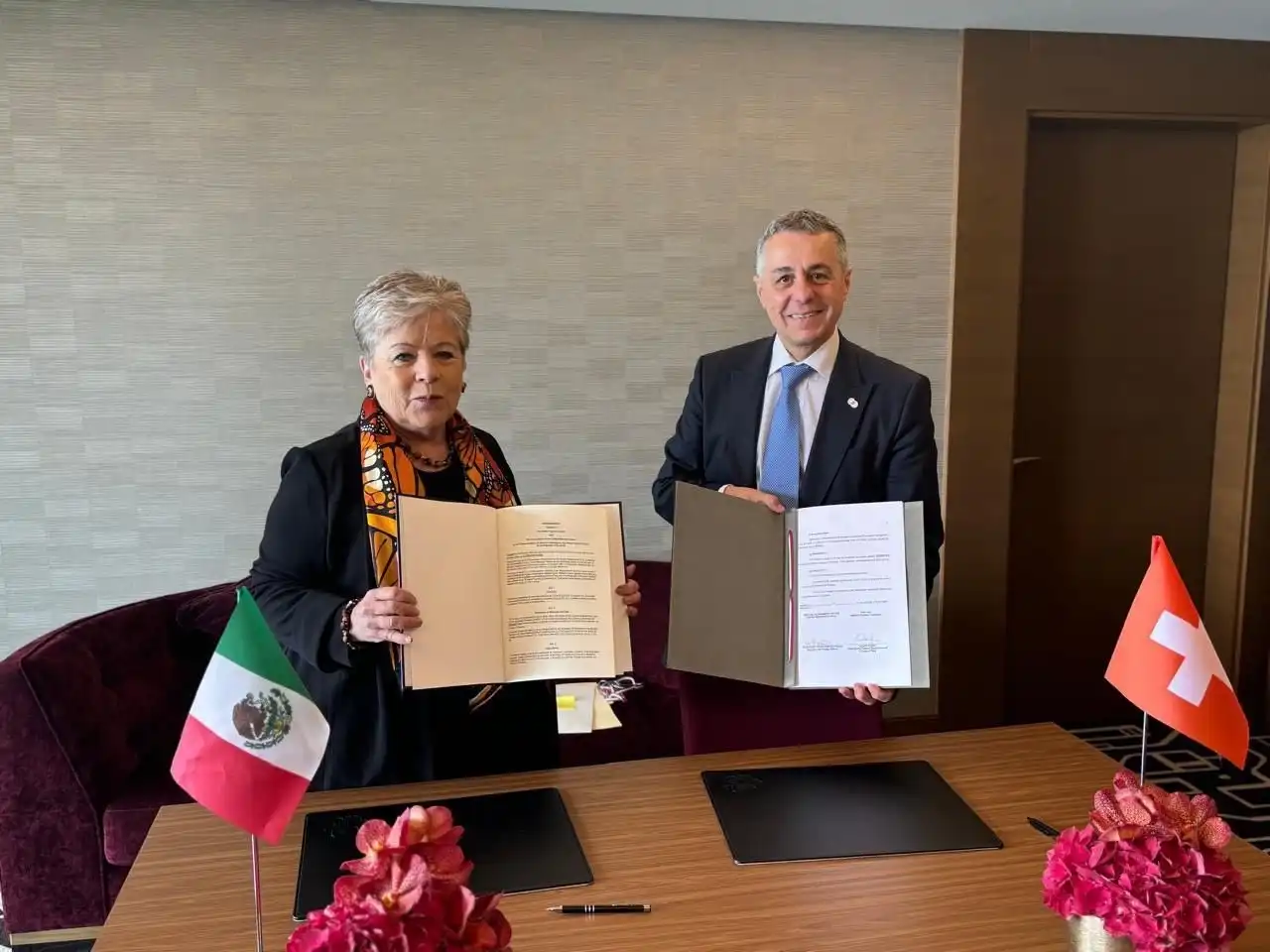 Suiza protegerá los intereses y funciones diplomáticas de México en Ecuador