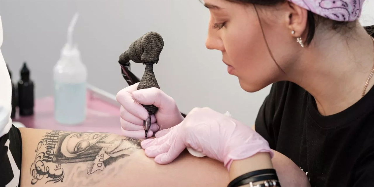 Científicos advierten sobre el riesgo de cáncer vinculado con los tatuajes
