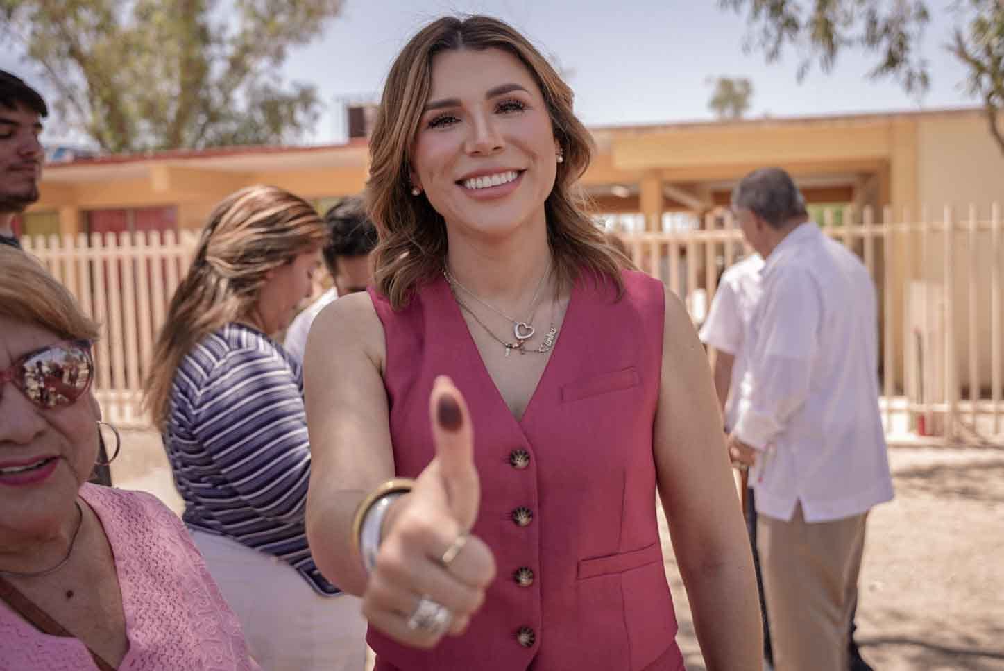 Vota la gobernadora de Baja California