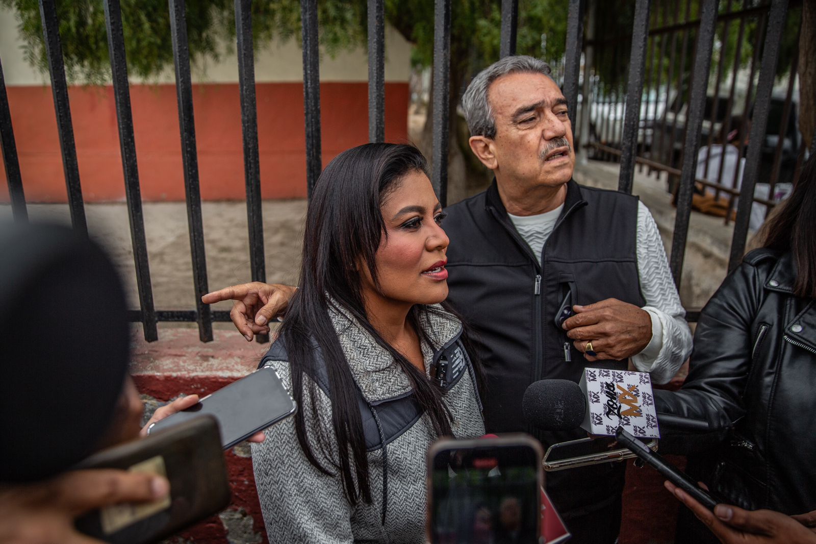 Acude Alcaldesa a votar; informa de detención de jóvenes que amenazaban con realizar disturbios