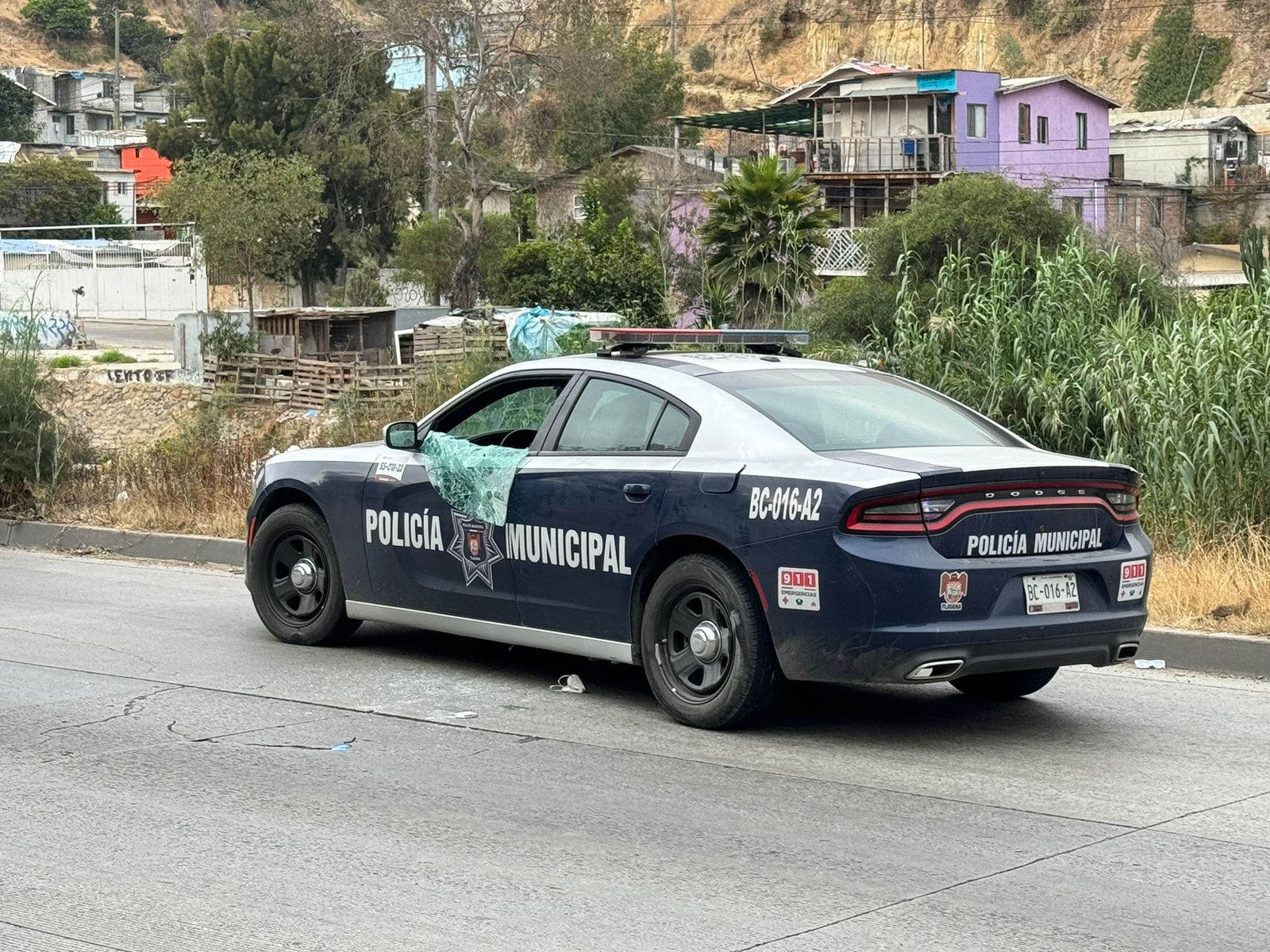 Mujer roba patrulla y genera persecución en bulevar Rosas Magallón