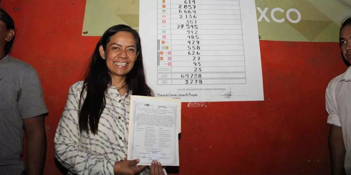 Entregan actas de mayoría a candidatos ganadores en Puebla